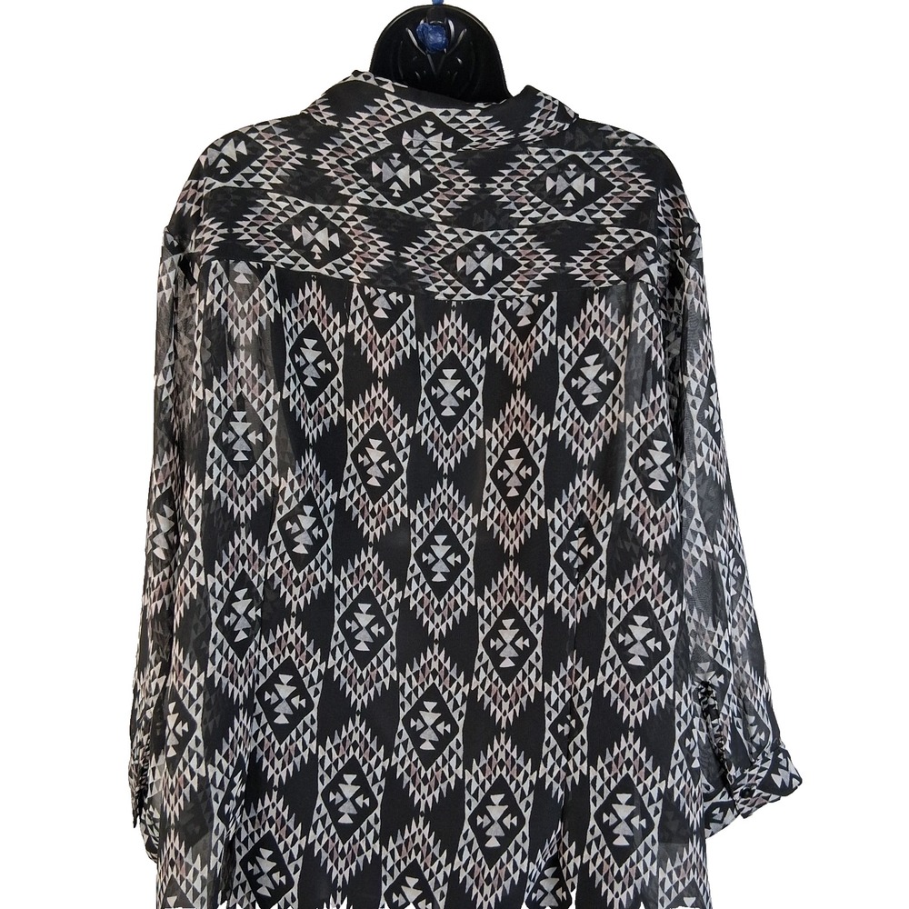 Simply Emma Women's Full Button Blouse Plus 3X Black White Geo Print Lightweight - Picture 8 of 14